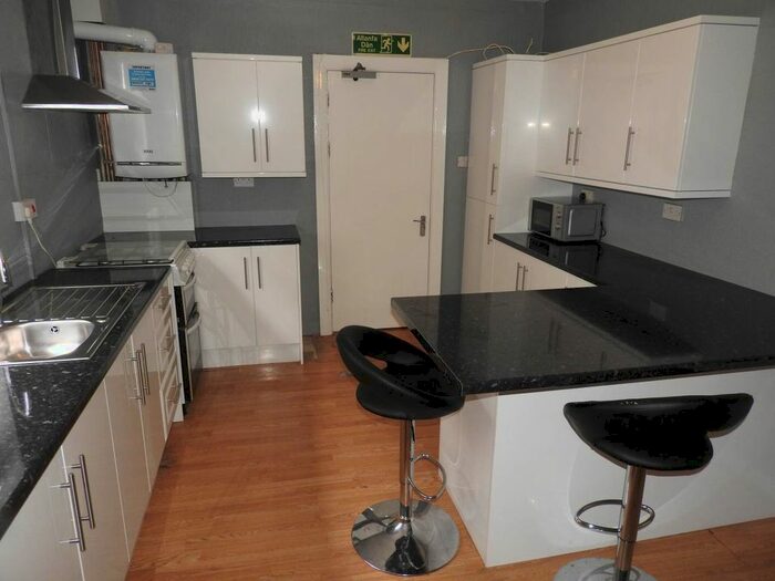 5 Bedroom Property To Rent In Glanbrydan Avenue, Uplands, Swansea, SA2