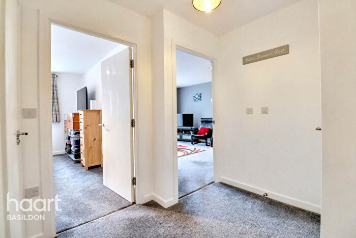 1 Bedroom Apartment For Sale In Southernhay Close, Basildon, SS14