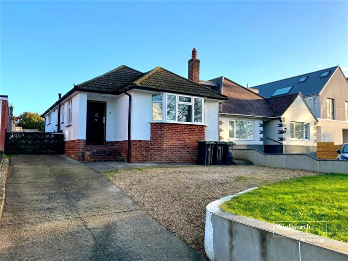 2 Bedroom Bungalow To Rent In Bure Lane, Mudeford, Christchurch, Dorset, BH23