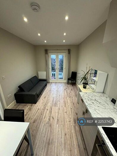 1 Bedroom Flat To Rent In Sunningfields Road, London, NW4