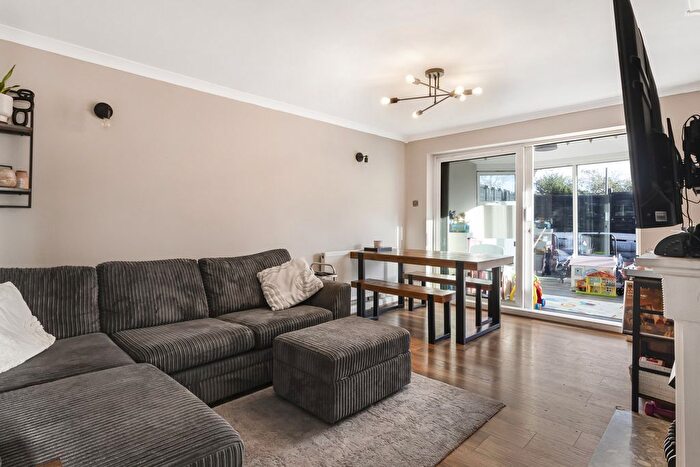 2 Bedroom Maisonette For Sale In Perry Street, Dartford, DA1