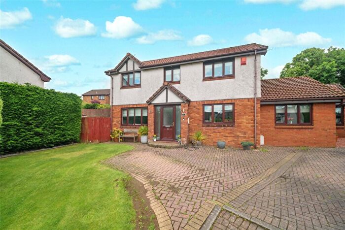 4 Bedroom Detached House For Sale In McKay Place, Stewartfield, East Kilbride, South Lanarkshire, G74