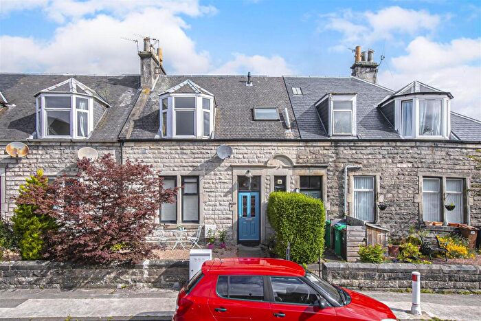 2 Bedroom Flat For Sale In Dewar Street, Dunfermline, KY12