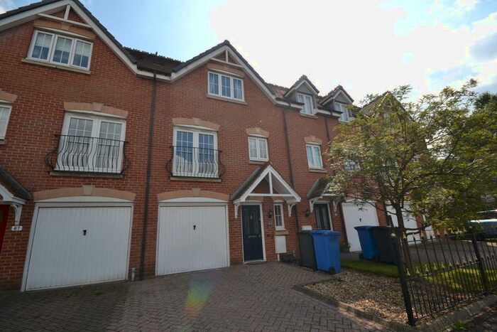 4 Bedroom Town House To Rent In Windmill Hill Lane, Derby, DE22