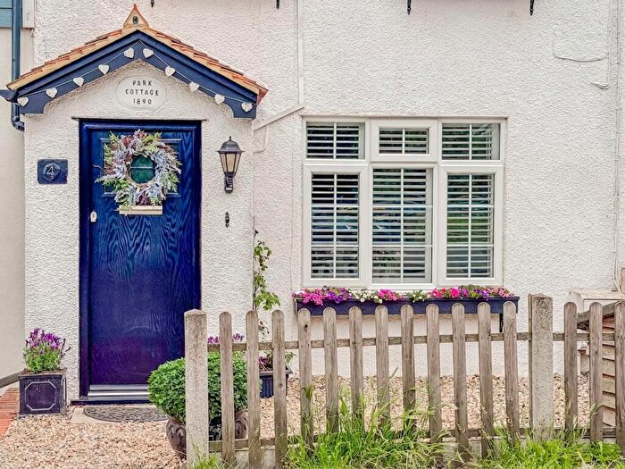 2 Bedroom Terraced House For Sale In Parkhurst Drive, Rayleigh, SS6