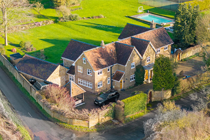 6 Bedroom Detached House For Sale In Bramfield Road, Hertford, SG14