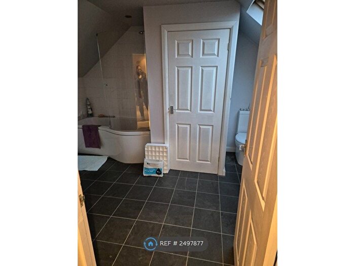 5 Bedroom Bungalow To Rent In Lawn Lane, Hemel Hempstead, HP3
