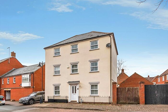 4 Bedroom Detached House For Sale In Dunvant Road, Swindon, Wiltshire, SN25