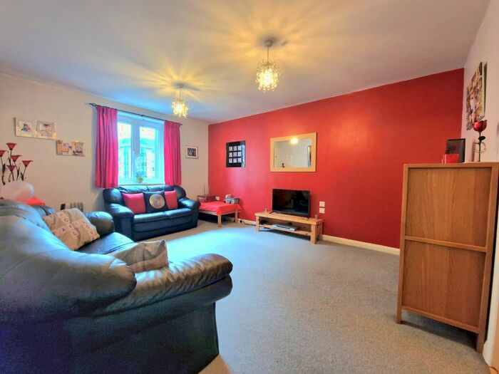 2 Bedroom Flat To Rent In Jubilee Hall Road, Farnborough, GU14
