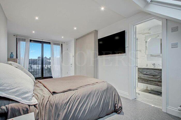 4 Bedroom Terraced House For Sale In Essex Road, London, NW10