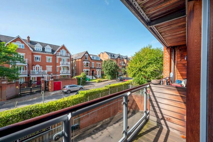 2 Bedroom Flat To Rent In Worple Road, Wimbledon, London, SW19