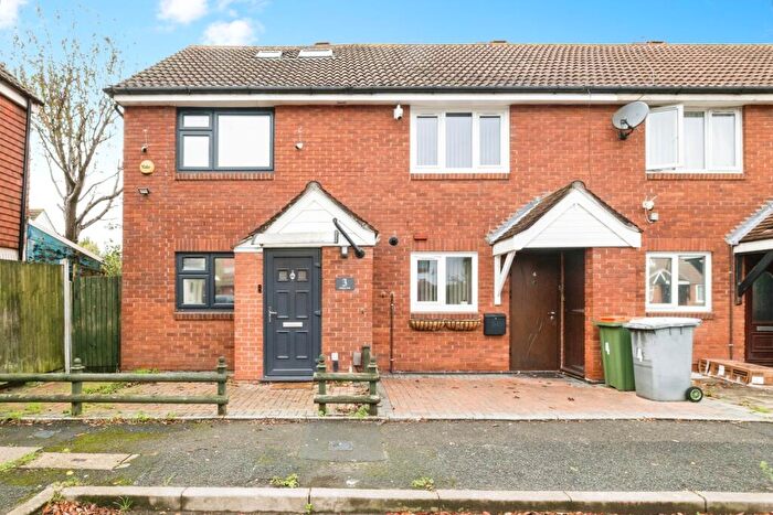 3 Bedroom End Of Terrace House For Sale In Hickman Close, Custom House, London, E16
