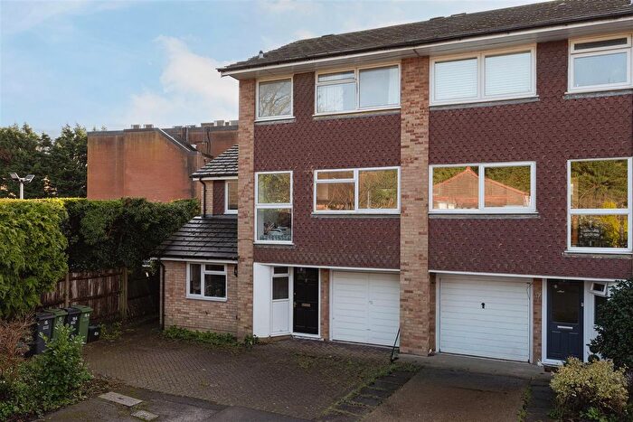3 Bedroom Town House For Sale In Yorke Gardens, Reigate, RH2