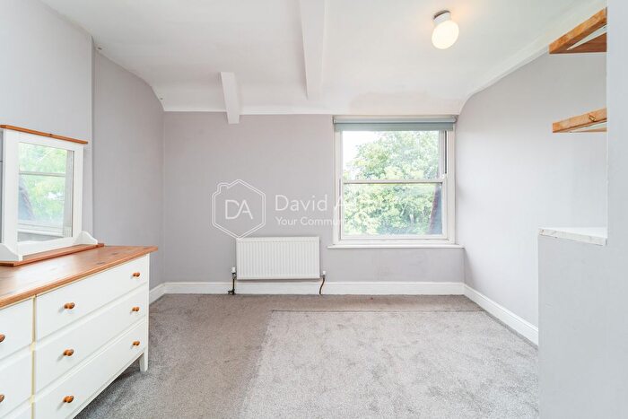 3 Bedroom Flat To Rent In Hornsey Lane, Highgate, London, N6