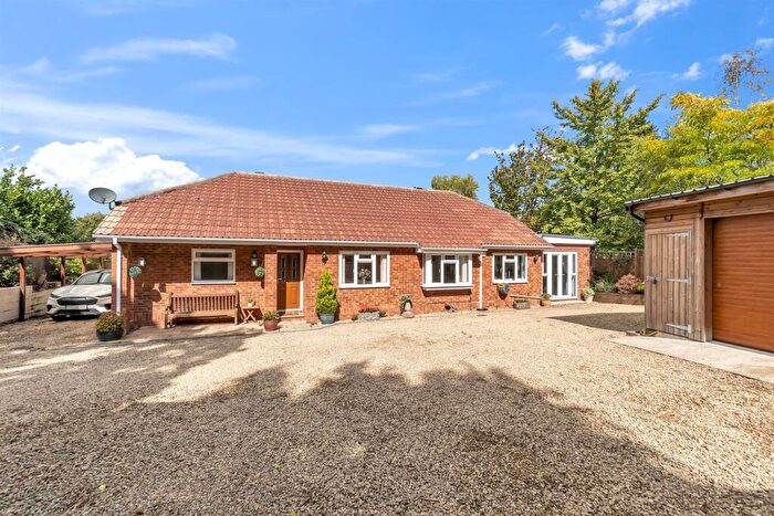 3 Bedroom Detached House For Sale In Beggars Lane, Honiton, EX14