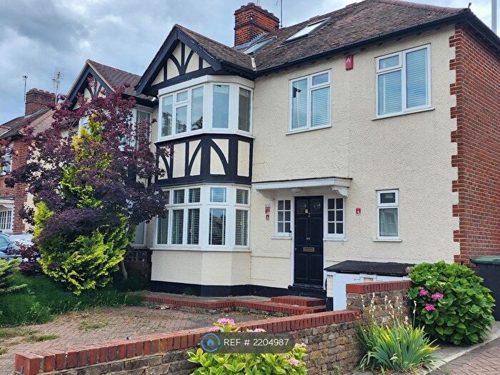 5 Bedroom Semi-Detached House To Rent In Church Hill, London, N21