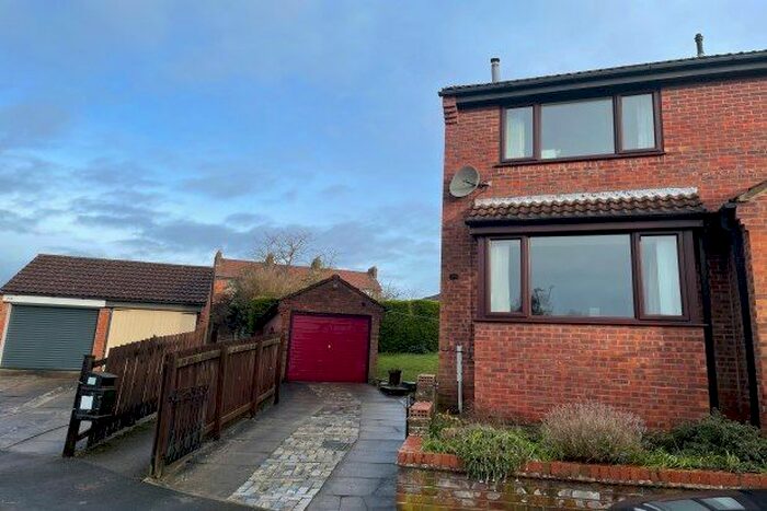 2 Bedroom Property To Rent In Feversham Drive, York, YO62