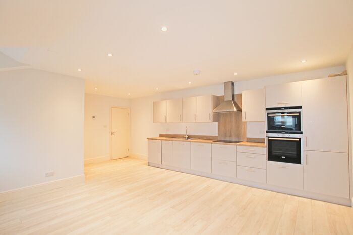 1 Bedroom Flat To Rent In Edna Road, London, SW20