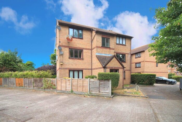 1 Bedroom Flat To Rent In Harewood Terrace, Norwood Green, UB2