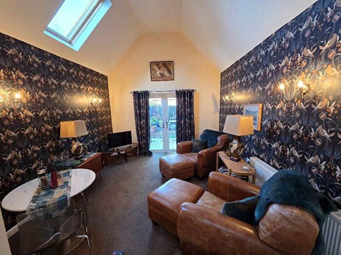 1 Bedroom Bungalow To Rent In Stallpits Road, Shrivenham, SN6