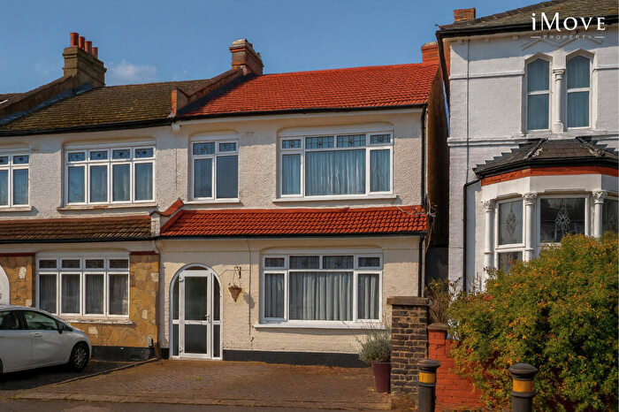 3 Bedroom End Of Terrace House For Sale In Worbeck Road, London, SE20