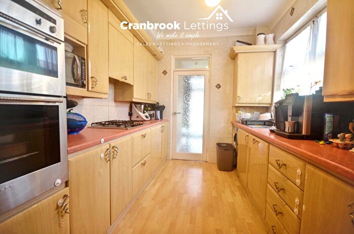 4 Bedroom Semi-Detached House For Sale In St. Johns Road, Ilford, IG2
