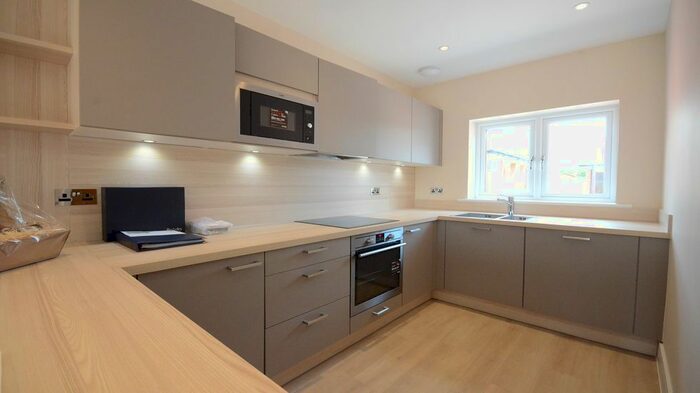 2 Bedroom End Of Terrace House To Rent In Willowbourne, Fleet GU51