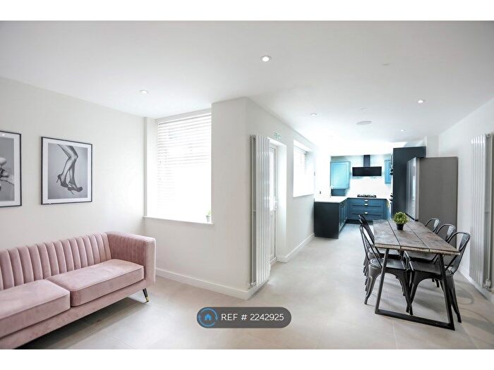 6 Bedroom Terraced House To Rent In Fell Street, Liverpool, L7