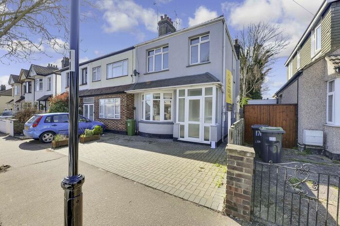 3 Bedroom Semi-Detached House To Rent In Lonsdale Road, Southend-On-Sea, SS2
