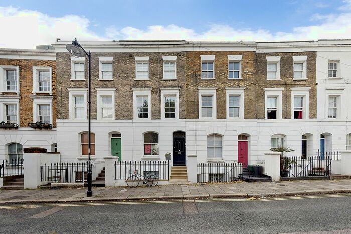2 Bedroom Flat To Rent In St Peters Street, Islington, N1