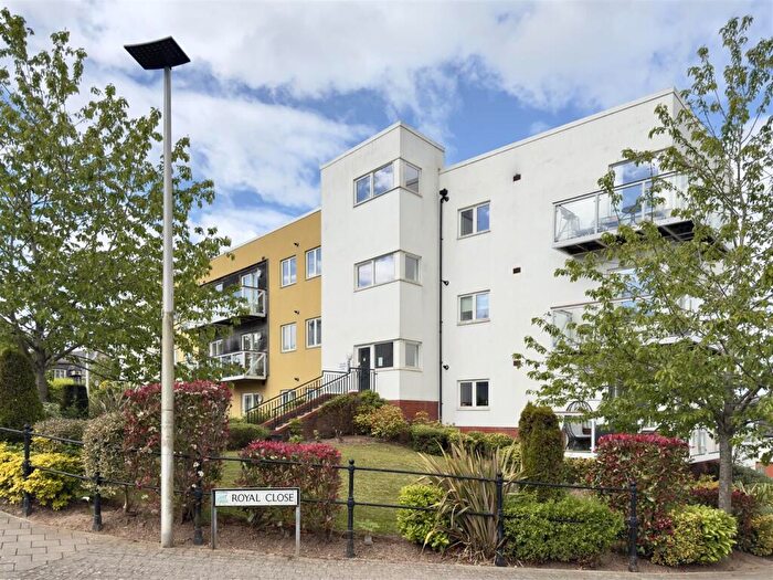 1 Bedroom Flat For Sale In Paget Road, Penarth, CF64