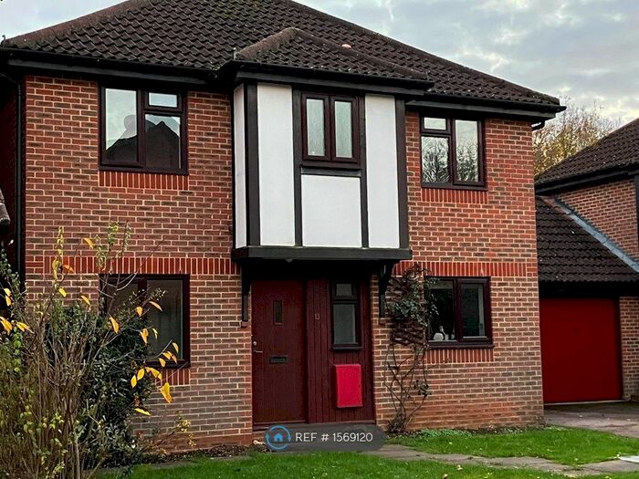 4 Bedroom Detached House To Rent In Ballard Chase, Abingdon, OX14