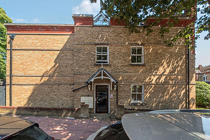 2 Bedroom Apartment For Sale In Bevington Road, Beckenham, BR3