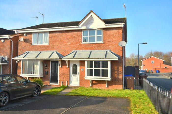 3 Bedroom Semi-Detached House To Rent In Gallimore Close, Tunstall, Stoke On Trent ST6