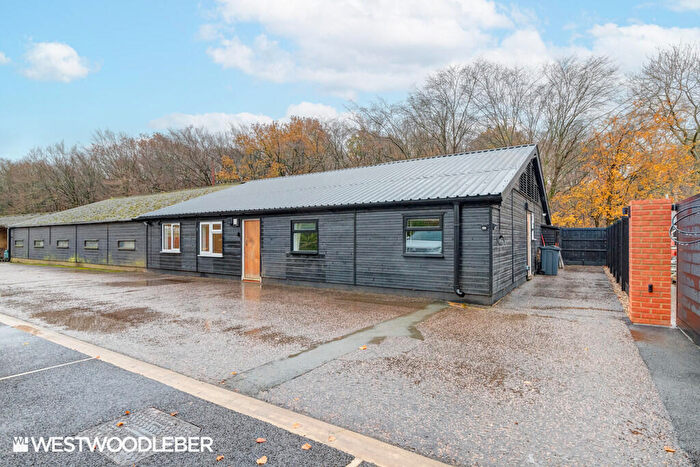 2 Bedroom Barn Conversion To Rent In Mangrove Lane, Hertford, SG13