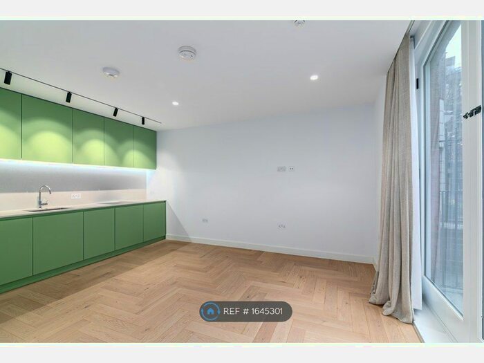 1 Bedroom Maisonette To Rent In Tower Court, London, WC2H