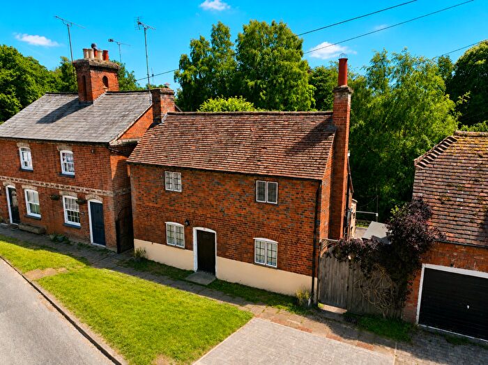 2 Bedroom Detached House For Sale In Lemsford Village, Lemsford, Welwyn Garden City, AL8