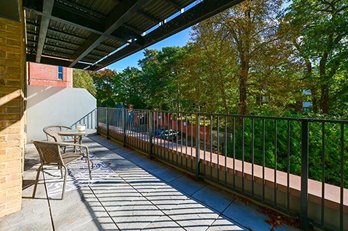 1 Bedroom Flat To Rent In Farnborough Road, Farnborough, GU14