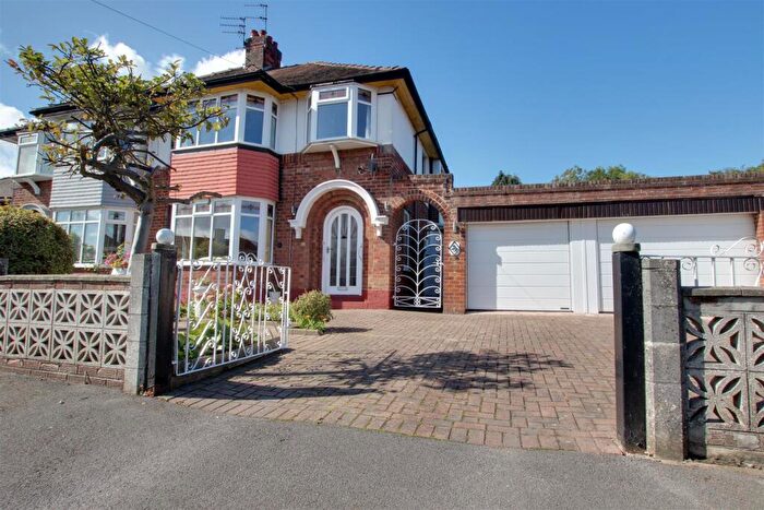 3 Bedroom Semi-Detached House For Sale In Headlands Drive, Hessle, HU13