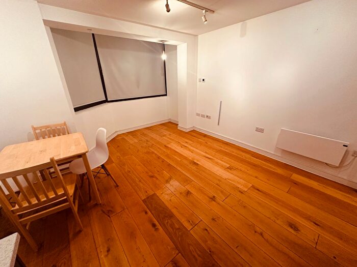 1 Bedroom Flat To Rent In Pembroke Road, Muswell Hill, N10