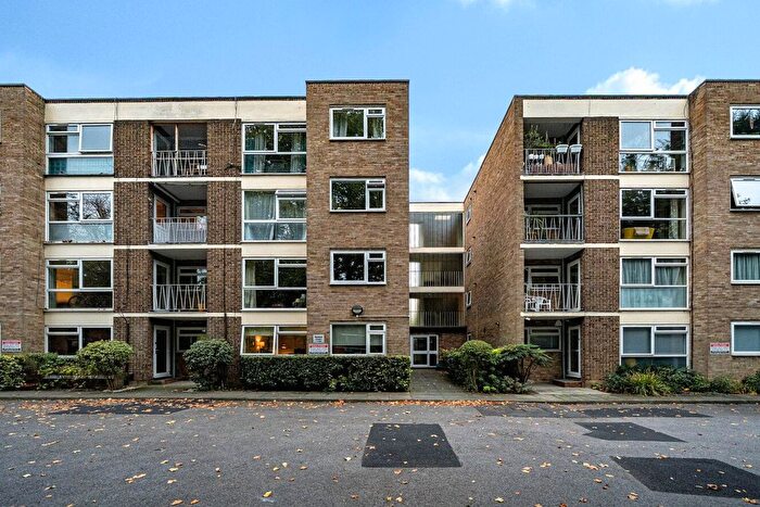 2 Bedroom Flat For Sale In Brackley Road, Beckenham, BR3