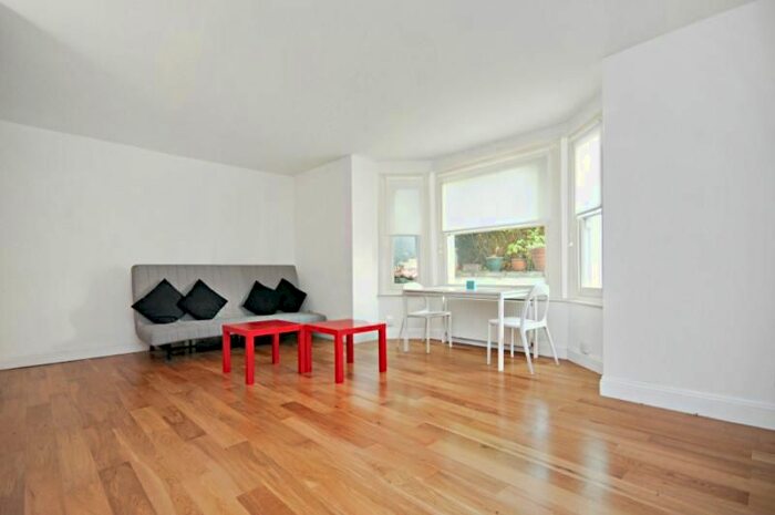 Studio To Rent In Loftus Road, Shepherds Bush, London, W12