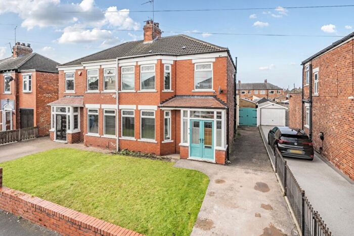 3 Bedroom Semi-Detached House For Sale In Waldegrave Avenue, Hull, HU8