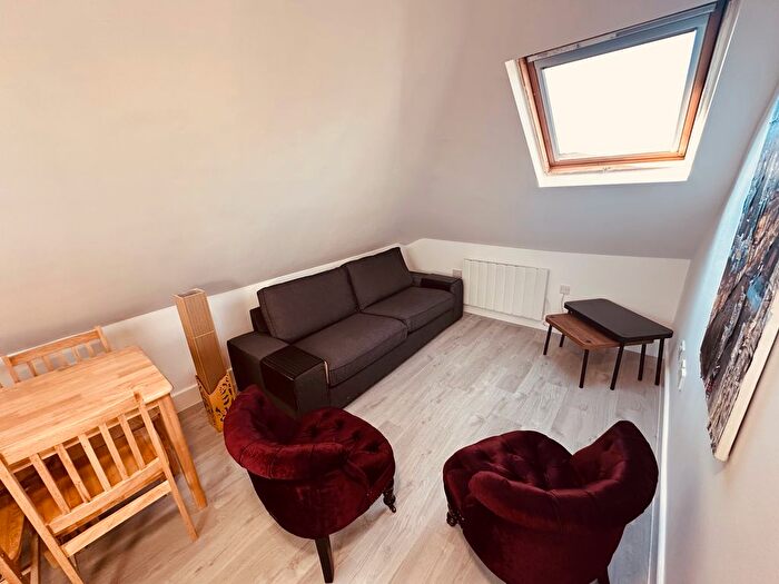 2 Bedroom Flat To Rent In Belmont Road, London, N15