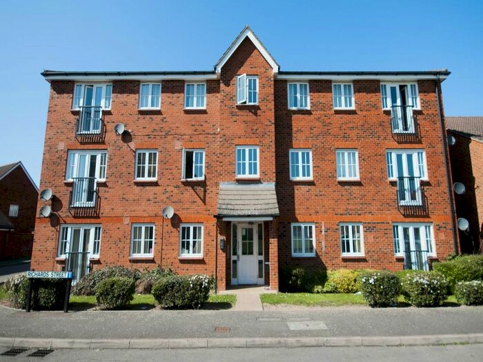 3 Bedroom Flat For Sale In Richard Street, Hatfield, AL10