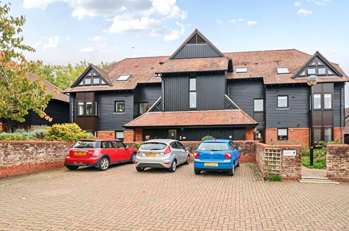 2 Bedroom Retirement Property For Sale In Palace Gate, Odiham, RG29