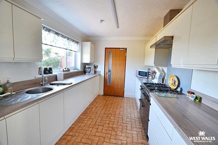 4 Bedroom Detached Bungalow For Sale In Hazel Grove, Llanstadwell, Milford Haven, SA73