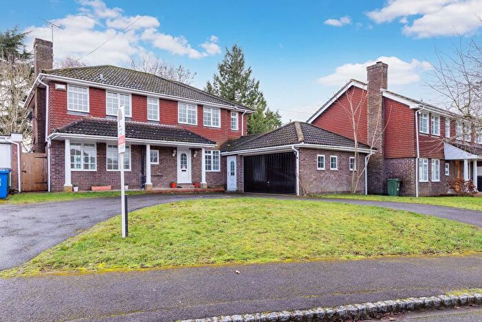 4 Bedroom Detached House For Sale In The Binghams, Maidenhead, SL6