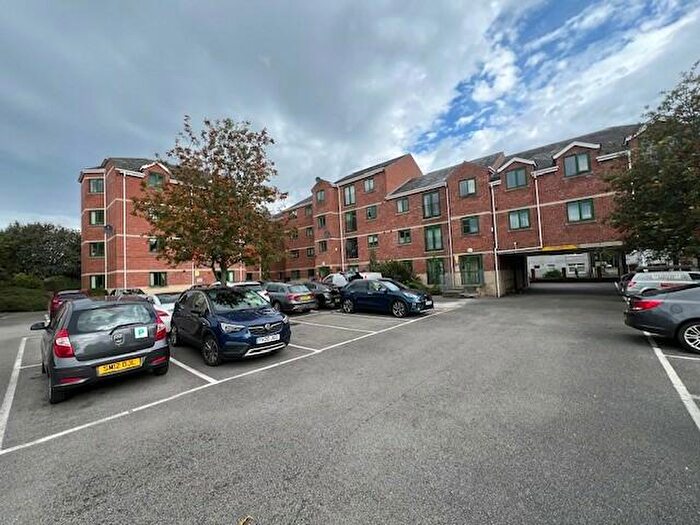 2 Bedroom Apartment To Rent In Admiral Street, Leeds, LS11