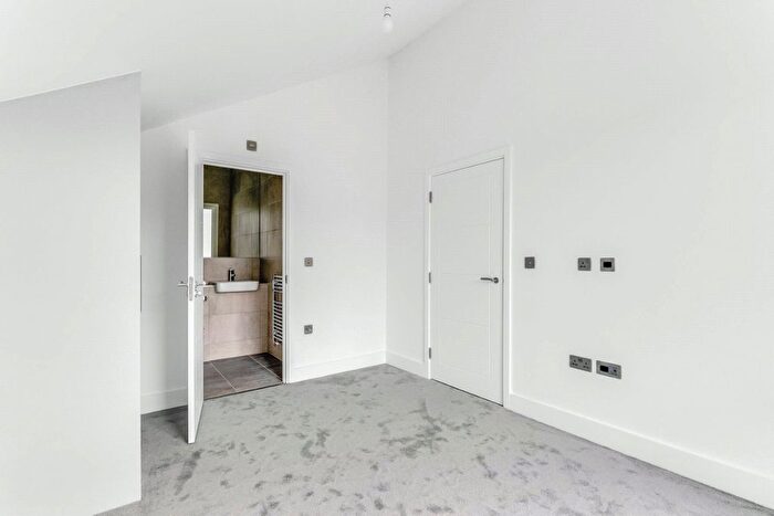 3 Bedroom Terraced House For Sale In Torus Way, Childs Hill, London, NW2